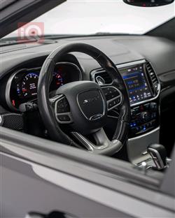 جیپ گراند شیرۆکی